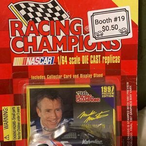 Vintage 1996 Racing Champions NASCAR Mark Martin #6 Valvoline 1:64 Scale Diecast